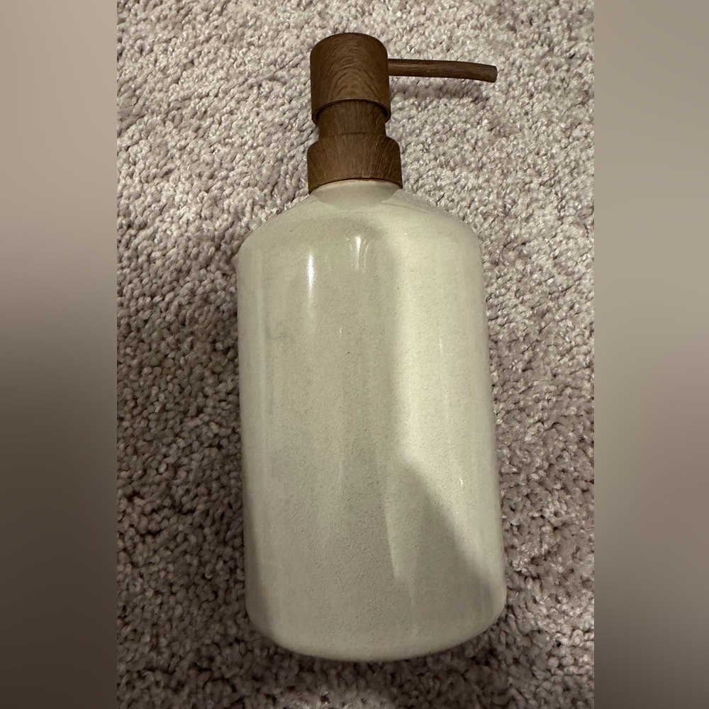 Soap dispenser